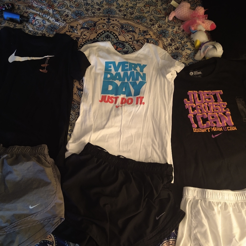 3 Nike Outfits Large